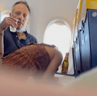 【上車】飛機上有舌！愛爾蘭《瑞安航空乘客直擊活春宮》不雅影片流出！