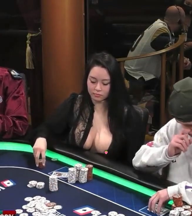 【上車】日裔女選手《Sashimi》撲克比賽「走光露點」影片流出！對手分心狂看！