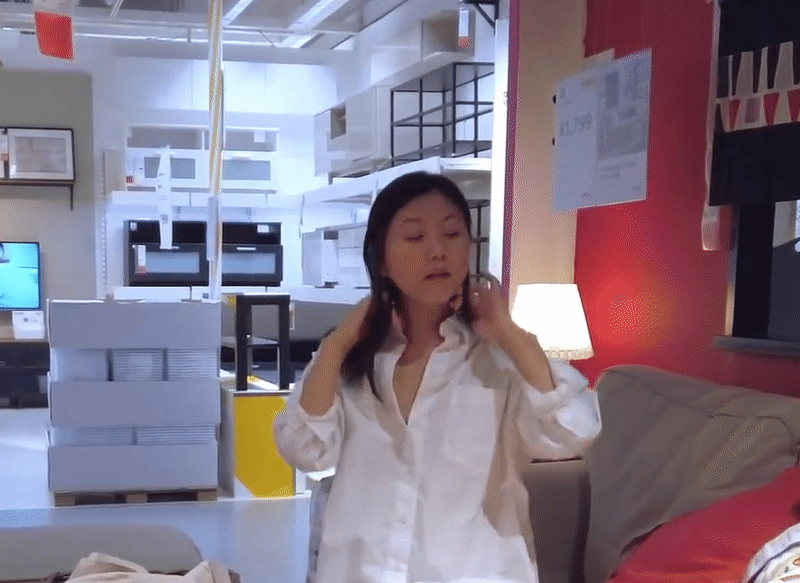 【影片】中國網紅IKEA裸拍「DIY噴尿１６分鐘」網：難怪最近沙發黏黏的！