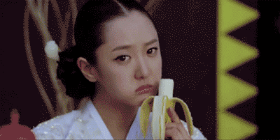 【美女動圖】妹子吃香蕉，我服瞭！