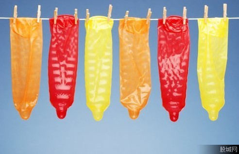 如何選避孕套尺寸？選擇合適大小安全套方法