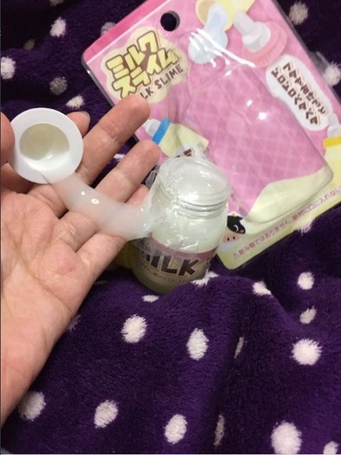 牛奶史萊姆質感展示圖片