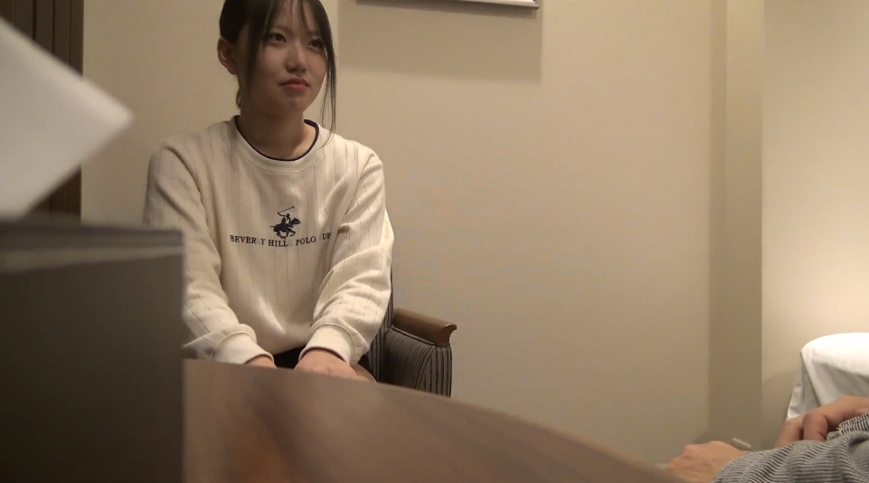 FC2-PPV-4163396 18歲女大學生初次拍攝作品圖片2