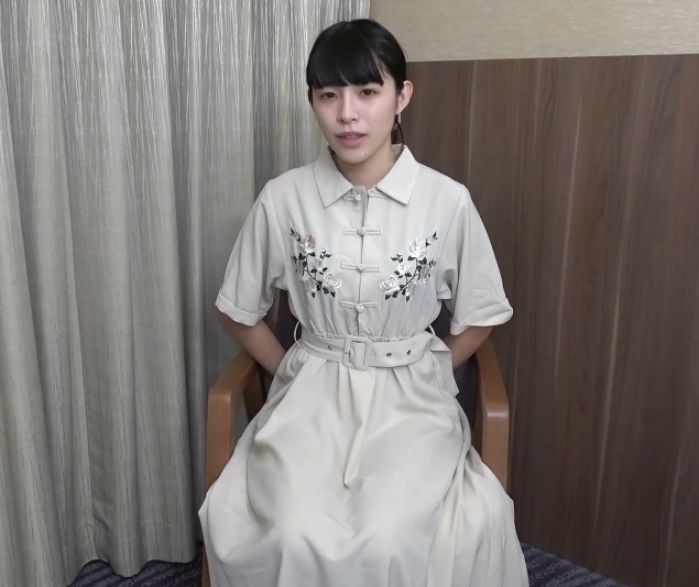 FC2-PPV-4588403 清純美女作品圖片2