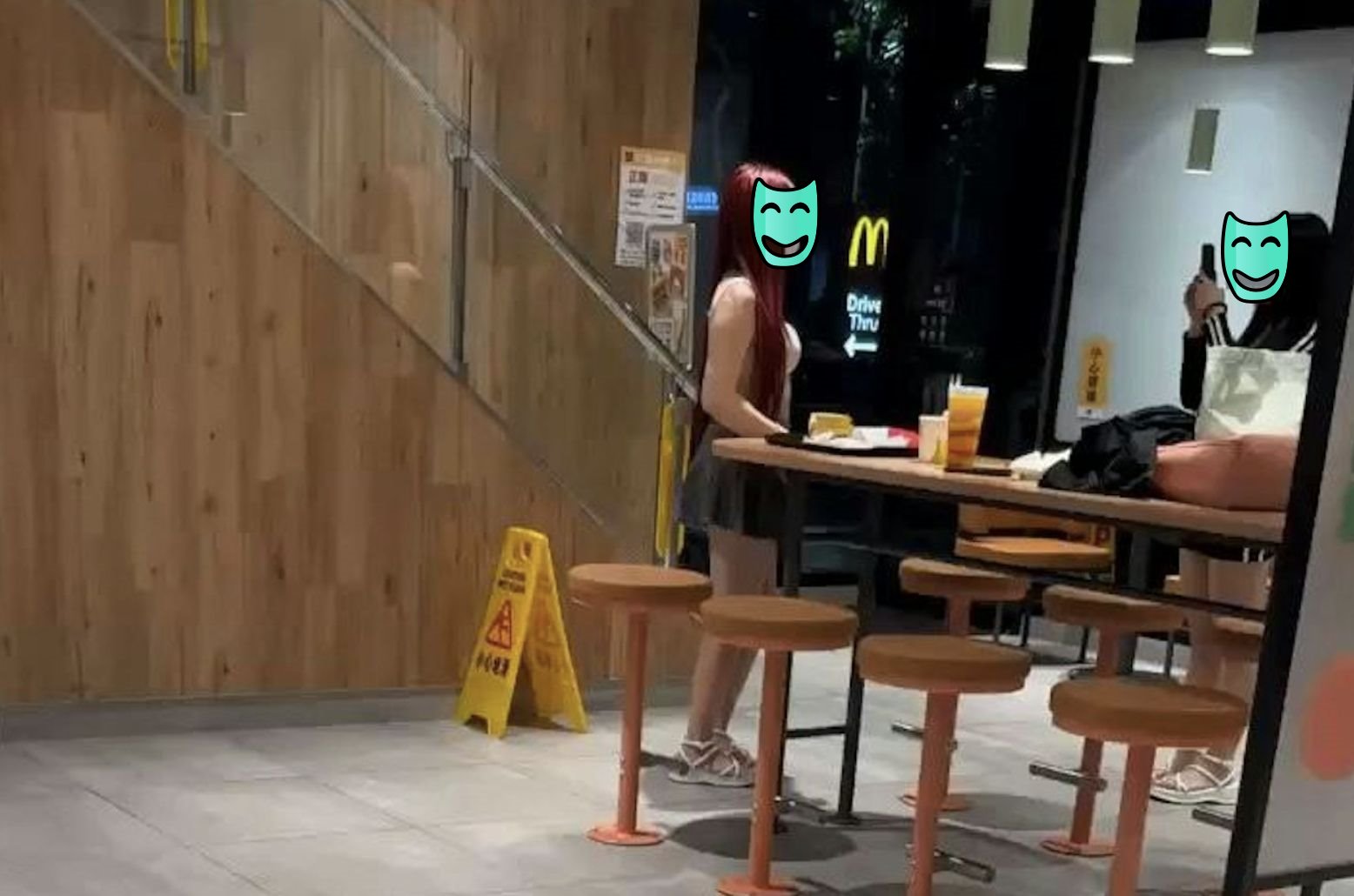 紅髮女子台灣麥當勞脫內褲事件細節