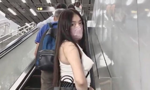 嫚嫚 Daisybaby 無罩散步側面視角
