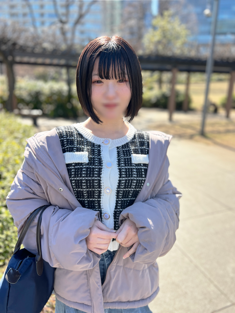 21歲短髮大學生甜美笑容，吸引目光