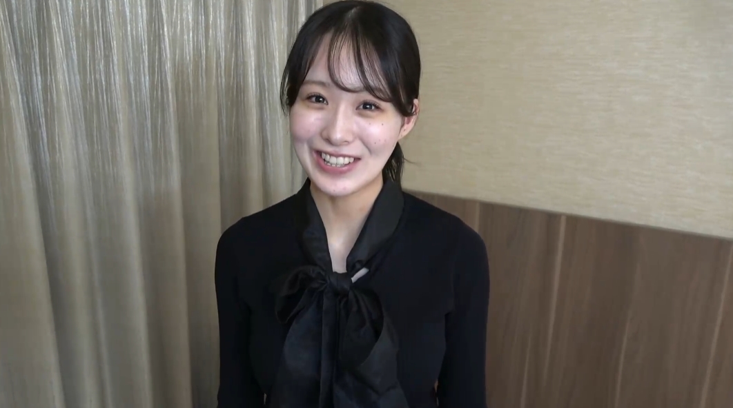 福村優月影片中性感身材展示