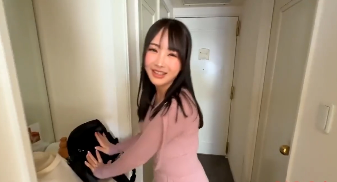 迫不及待的抱抱熱吻畫面