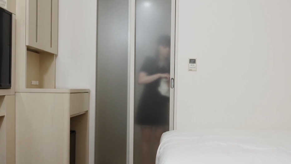 素人地方按摩妹解鎖隱藏服務：白嫩美體與濃密黑森林的反差