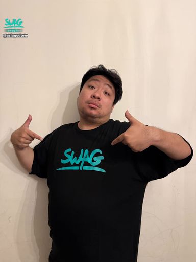 【上車】亞洲統神《張嘉航》SWAG直播脫褲合體２女優「硬不起來」！握男優GG竟吐了！